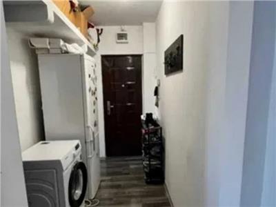 Royal Imobiliare   Vanzare apartament zona Malu Rosu