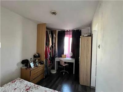 Royal Imobiliare   Vanzare apartament zona Malu Rosu