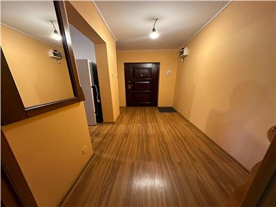 Royal Imobiliare   Inchiriere apartament zona Malu Rosu