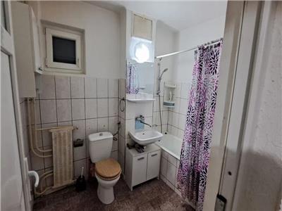 Royal Imobiliare   Vanzare Apartament zona B dul Bucuresti