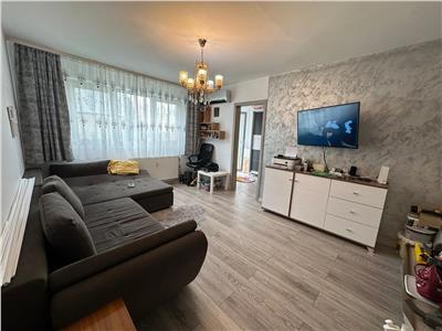 Royal Imobiliare - Vanzare Apartament zona Malu Rosu