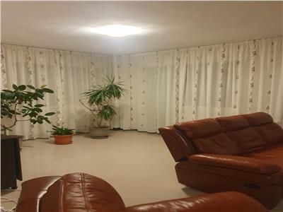 Royal Imobiliare   Vanzare apartament 3 camere zona 9 Mai