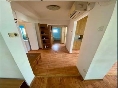 Royal Imobiliare   Vanzare Apartament zona B dul Bucuresti