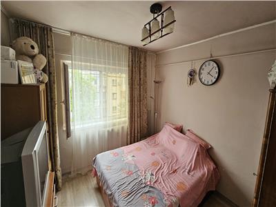 Royal Imobiliare   Vanzare apartament 3 camere, zona M Bravu