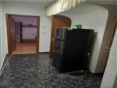 Royal Imobiliare   Inchiriere apartament 3 camere, zona Malu Rosu