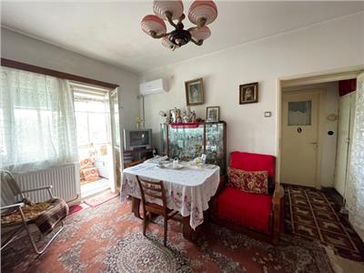 Royal Imobiliare - Vanzare Apartament zona Democratiei