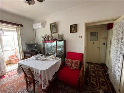 Royal Imobiliare   Vanzare Apartament zona Democratiei