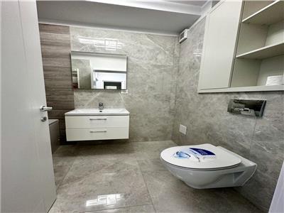 Royal Imobiliare   Vanzare apartament 3 camere, zona Vest