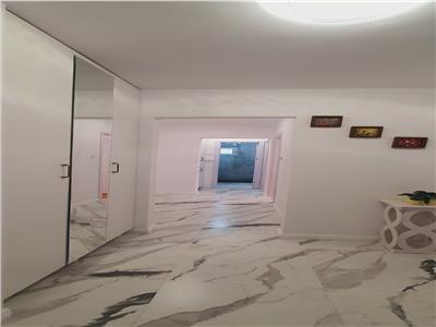 Royal Imobiliare   Vanzare apartament 3 camere zona Paltinis