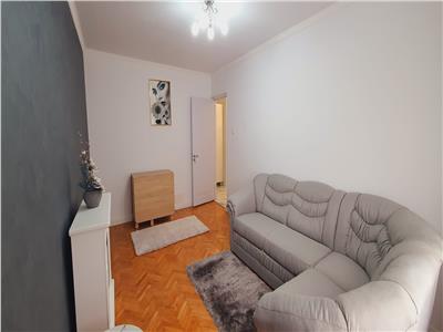 Royal Imobiliare   Vanzare apartament 3 camere zona Paltinis